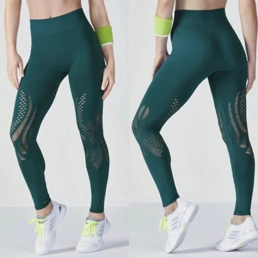 Fabletics Ishani Major Moves Seamless Tights Size Medium Ribbed Waist Laser Cut